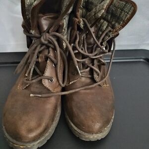 BOC Womens Size 8.5 Brown Boots Plaid Cuffs